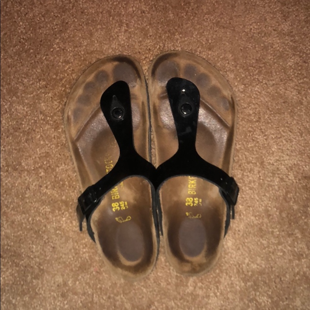 Used Black Gizeh sandals